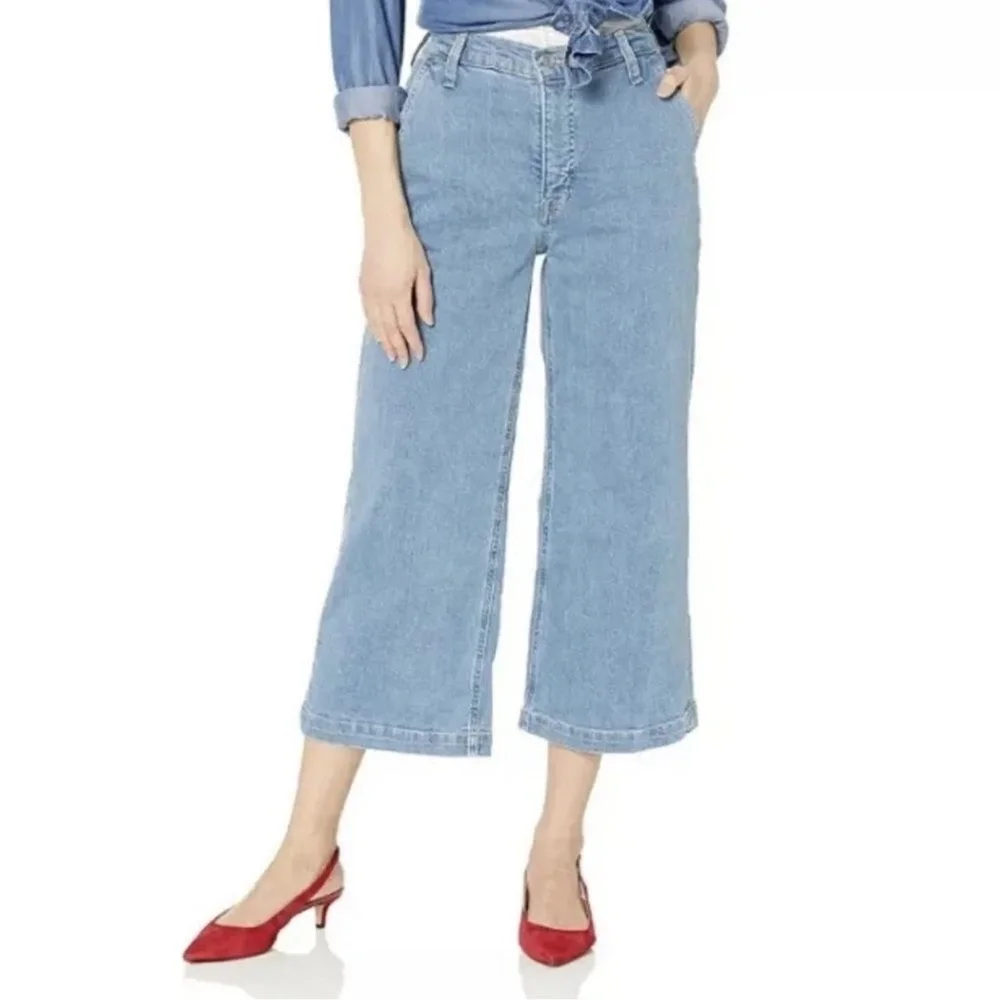 J.Crew Mercantile Size 31 Wide Leg Cropped Jeans Light Blue Denim Pockets Flaw - Picture 1 of 9